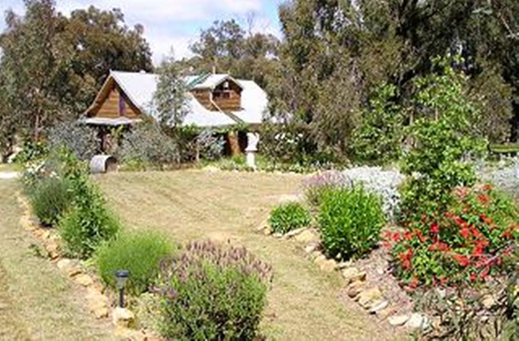 Moonbeam Cottages & Rainbow Cafe Moonambel Luaran gambar